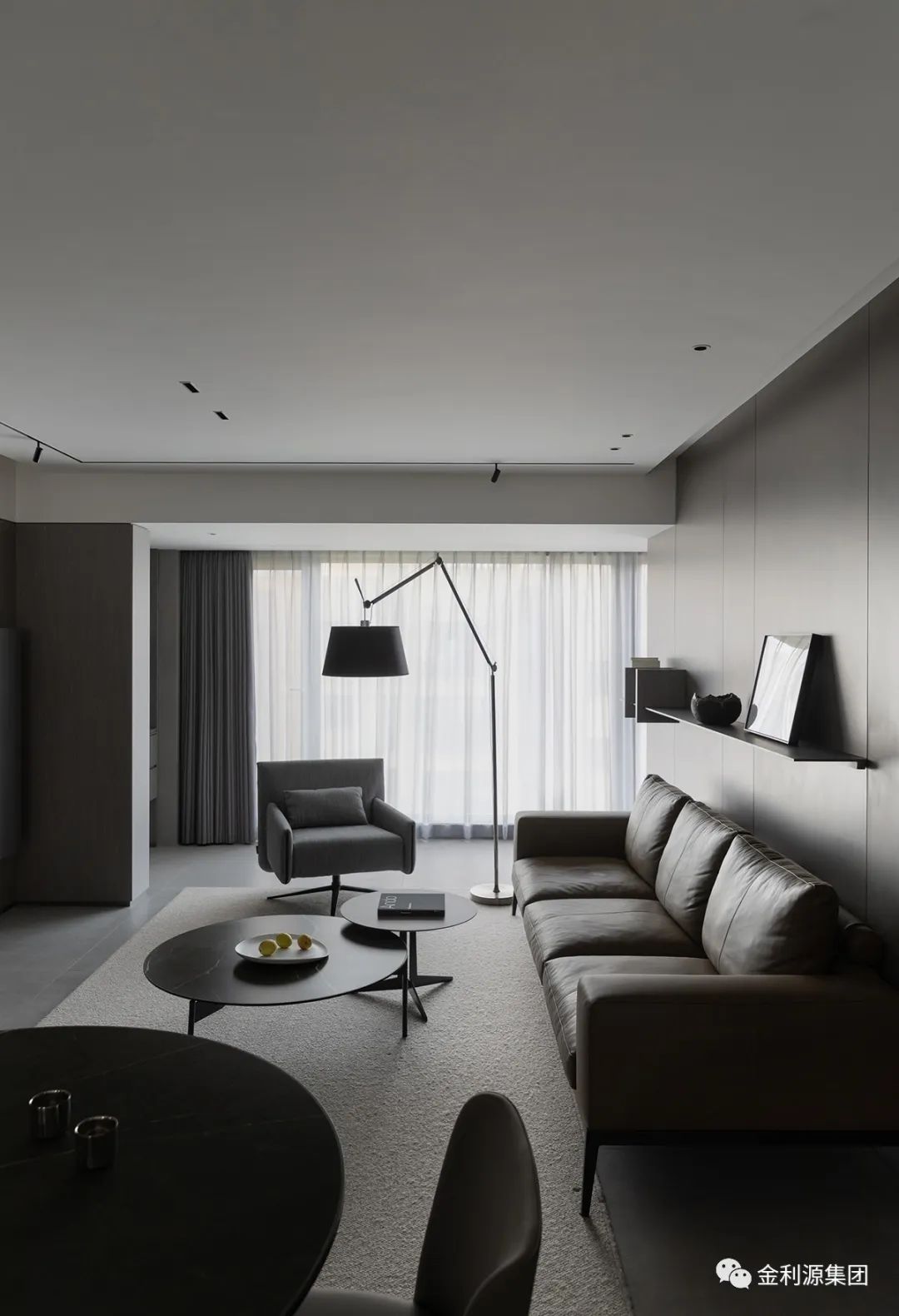 金利源 | 以暗色調，營造靜謐雅居